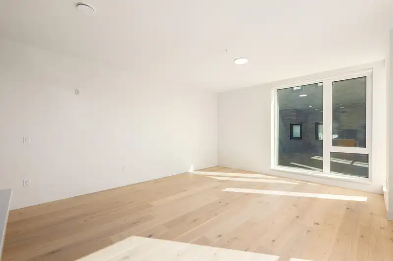 TH6 324 E RIDGEWAY AVENUE - photo 4 of 39