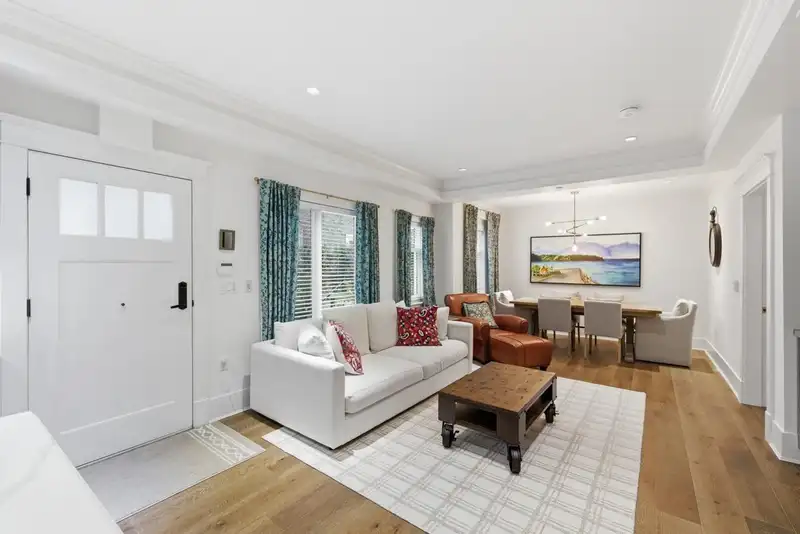 3176 BURRARD STREET - photo 2 of 27