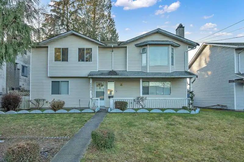 8825 160 STREET - photo 1 of 33