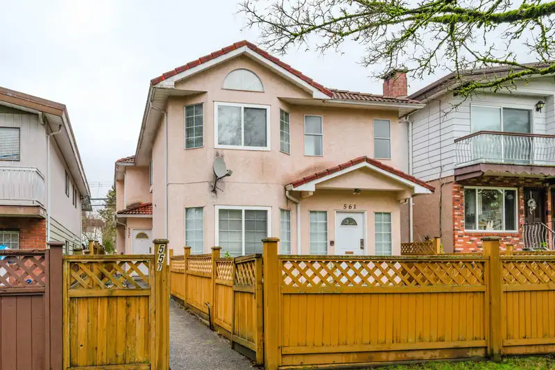 557 E 44TH AVENUE - photo 1 of 29