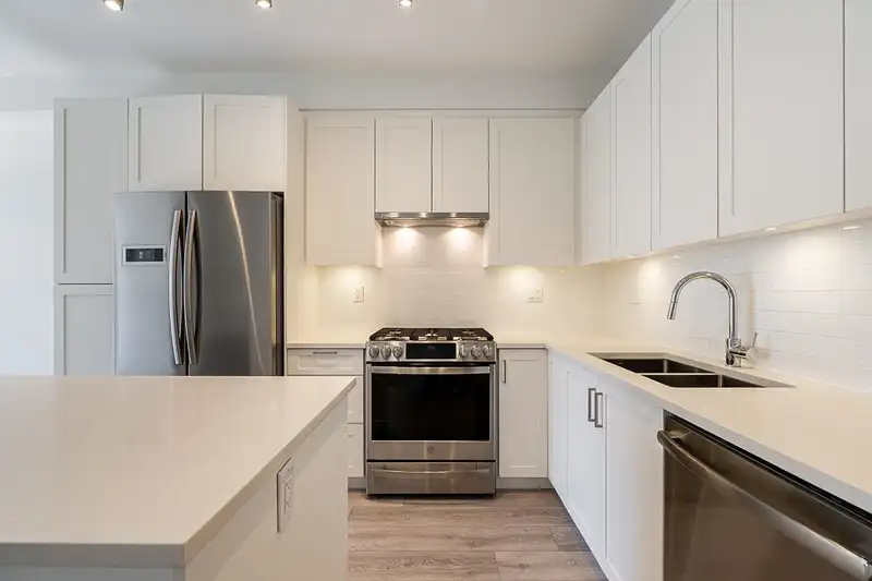 205 20673 78 AVENUE - photo 4 of 33