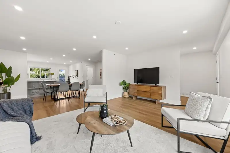 12475 208 STREET - photo 1 of 36