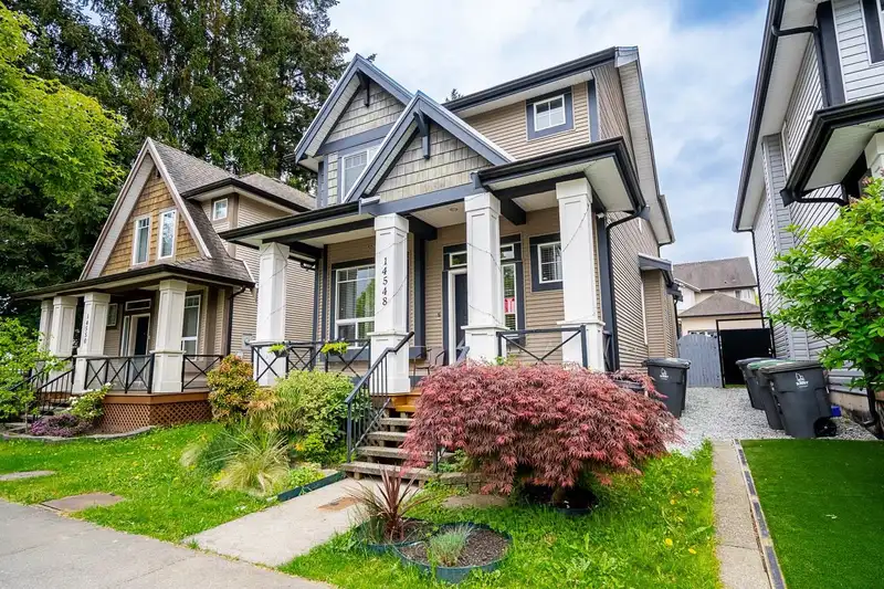 14548 60 AVENUE - photo 3 of 34