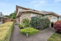 877 166 STREET - thumbnail 2