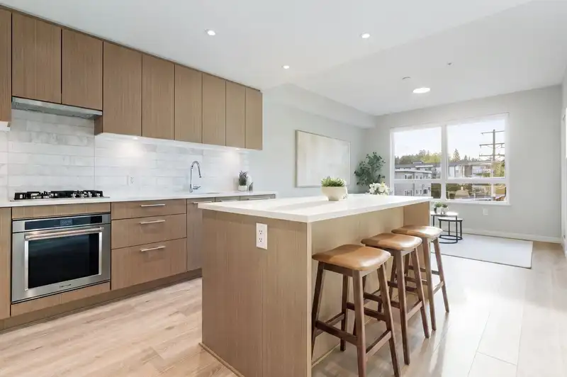 312 110 E 17TH STREET - photo 1 of 21