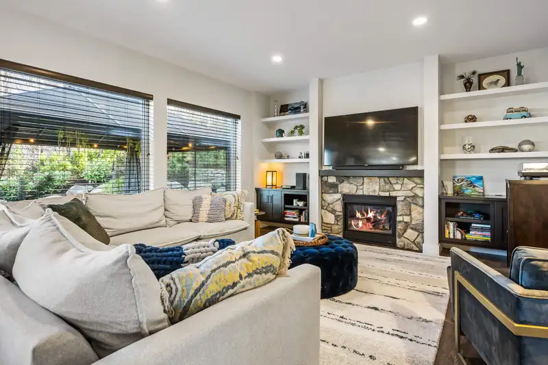 5522 MACLACHLAN PLACE - photo 4 of 40
