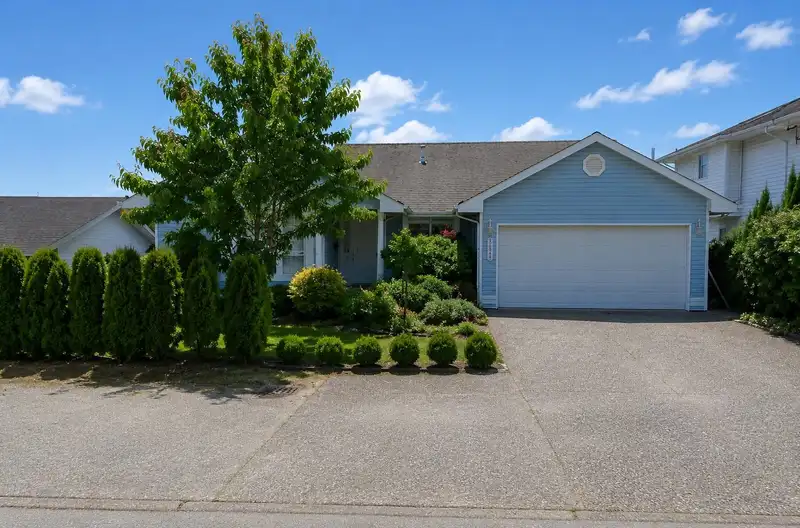 32948 10TH AVENUE - photo 1 of 31