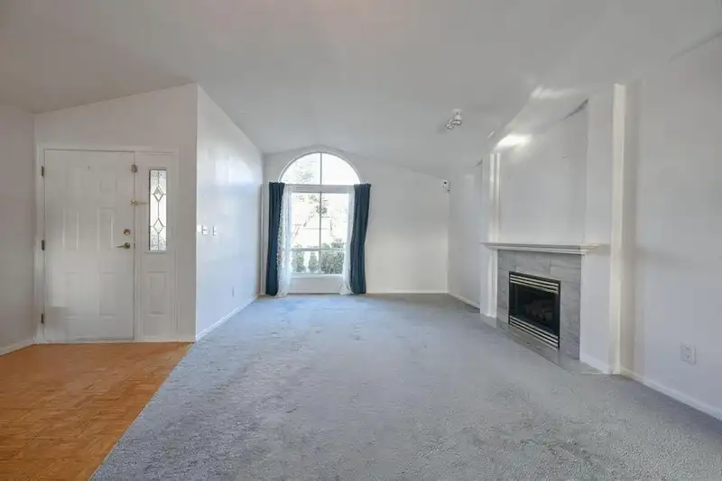 32948 10TH AVENUE - photo 4 of 31