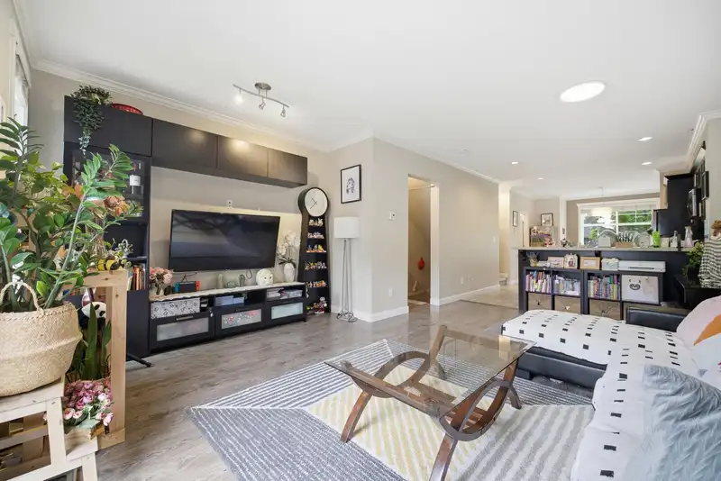 32 16355 82 AVENUE - photo 3 of 39
