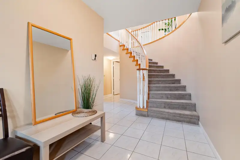 3268 VINCENT STREET - photo 4 of 40