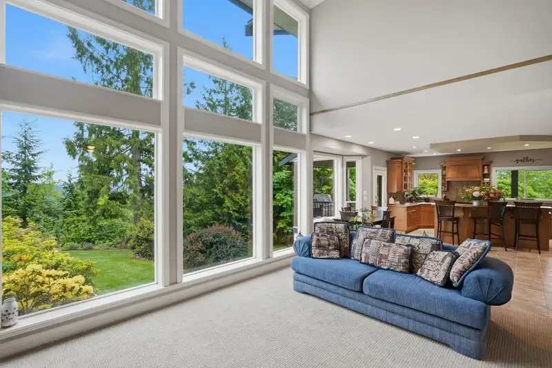 10240 ROLLEY CRESCENT - photo 2 of 40