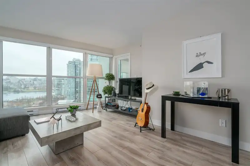 1404 1323 HOMER STREET - photo 4 of 29