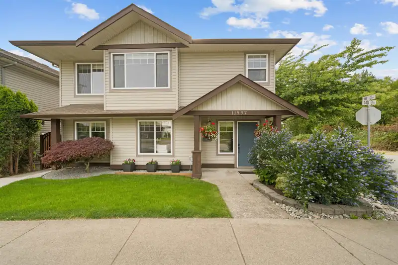 11597 240 STREET - photo 3 of 40
