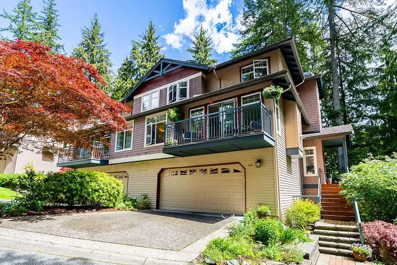 1174 STRATHAVEN DRIVE - photo 1 of 36