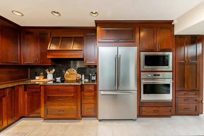 1174 STRATHAVEN DRIVE - photo 3 of 36