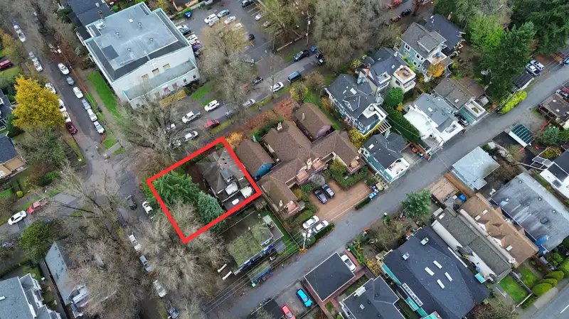 174 W 11TH AVENUE - photo 2 of 3
