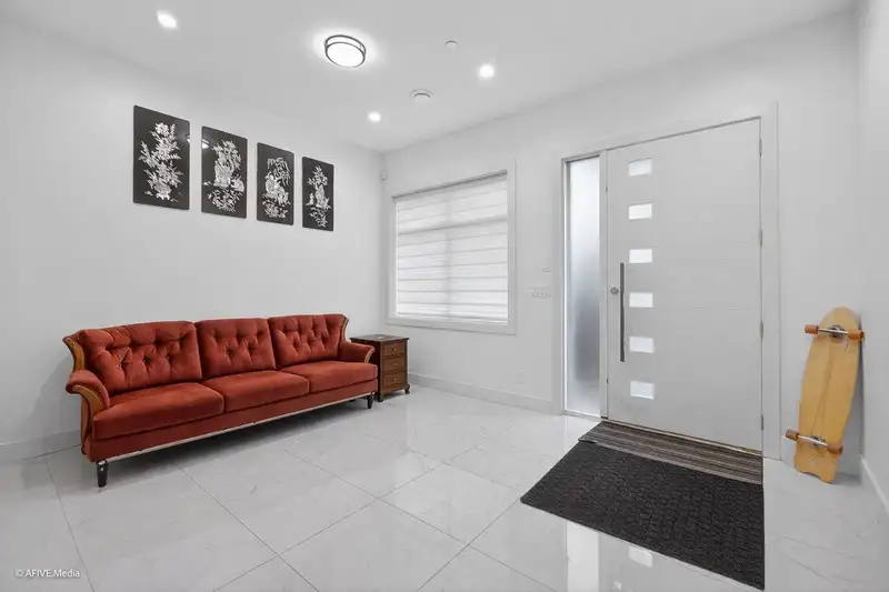 1052 E 50TH AVENUE - photo 4 of 40