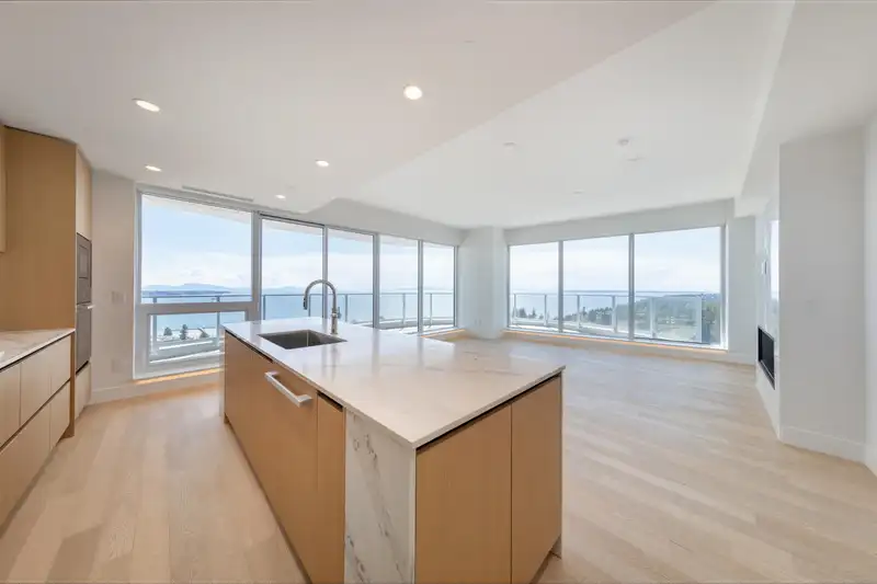 1605 1475 FOSTER STREET - photo 3 of 26