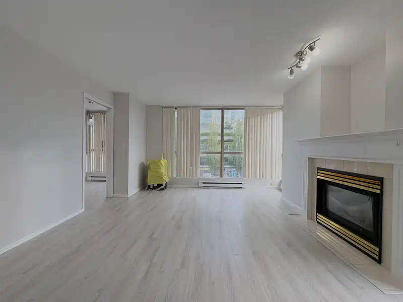 104 7995 WESTMINSTER HIGHWAY - photo 4 of 37