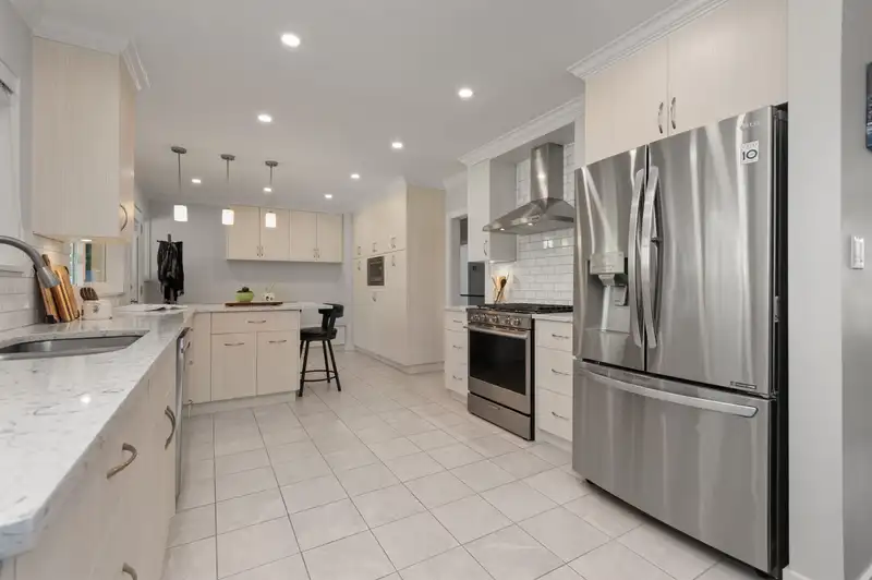 10070 BONAVISTA STREET - photo 4 of 36