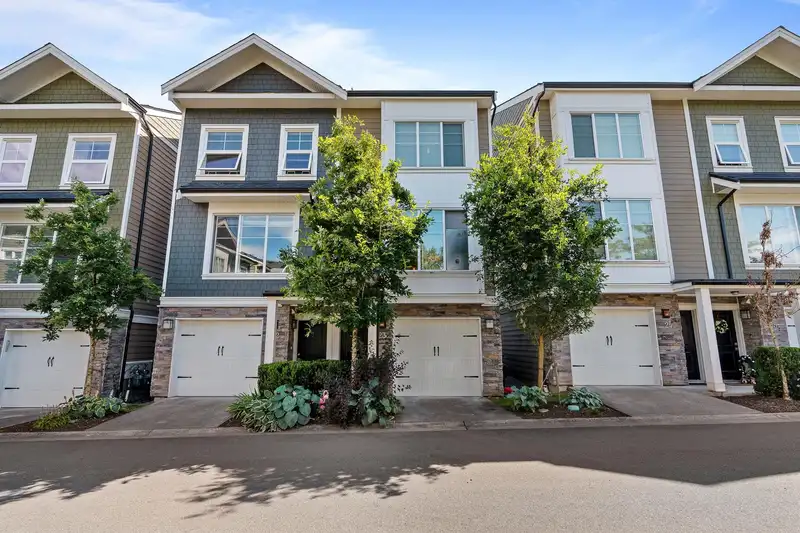 23 21150 76A AVENUE - photo 2 of 20