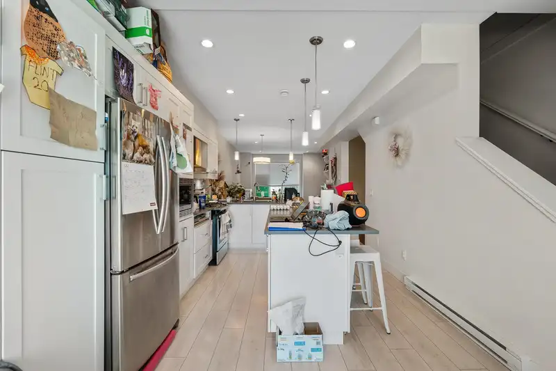 23 21150 76A AVENUE - photo 4 of 20