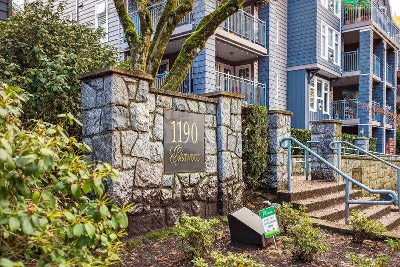203 1190 EASTWOOD STREET - photo 2 of 39