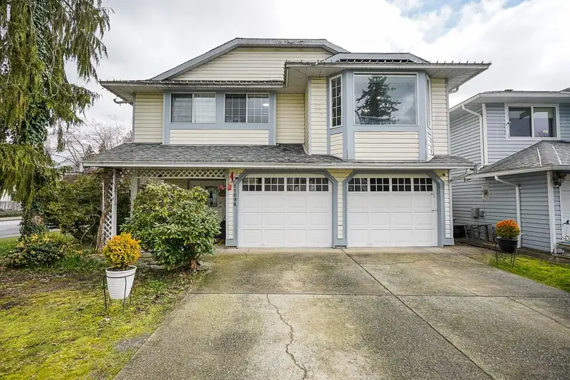 11698 206A STREET - photo 2 of 34