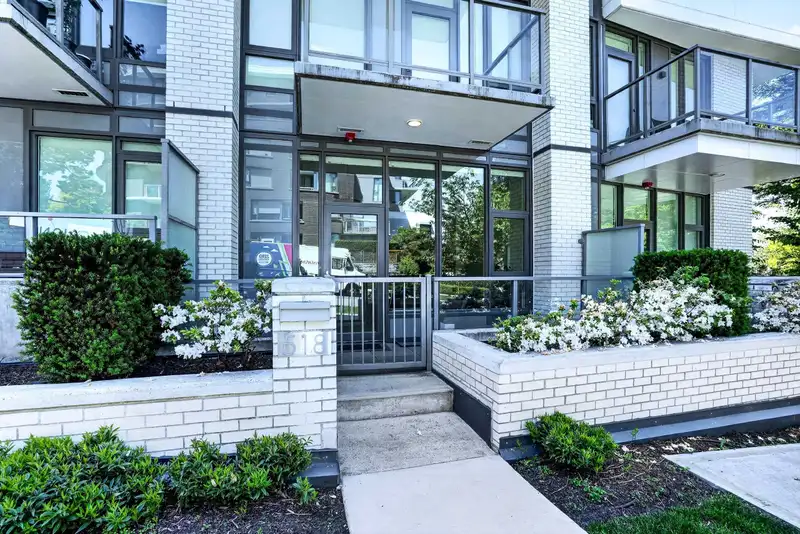 518 W 30TH AVENUE - photo 1 of 40