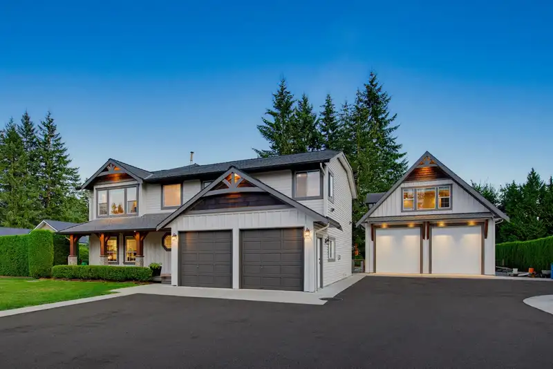 25126 58 AVENUE - photo 3 of 40