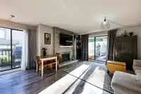 3132 LONSDALE AVENUE - thumbnail 1