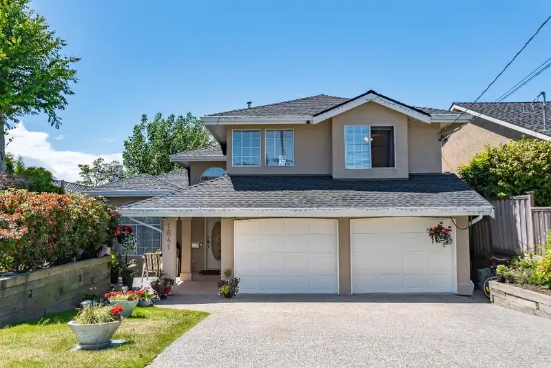 1641 53A STREET - photo 1 of 38