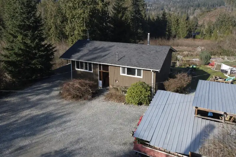 31081 SILVERHILL AVENUE - photo 4 of 34