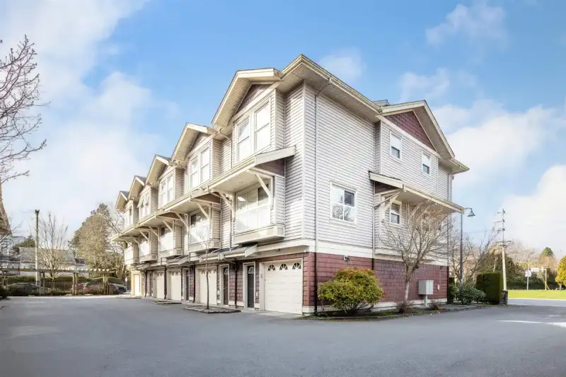 1 9000 GRANVILLE AVENUE - photo 1 of 19