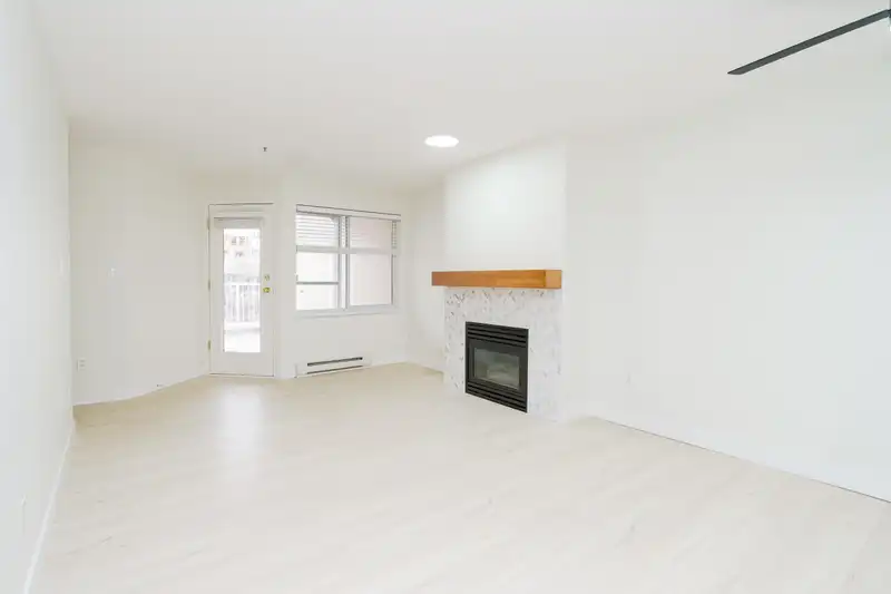 201 22351 ST ANNE AVENUE - photo 2 of 17