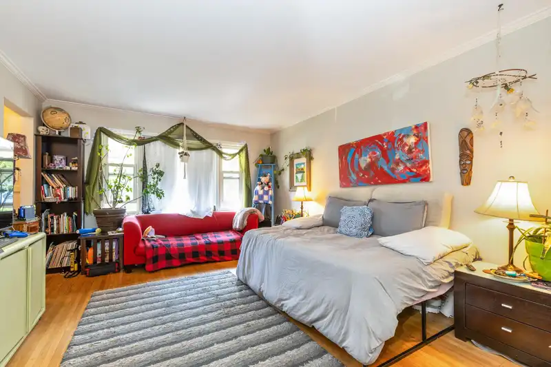 1341 E 29TH AVENUE - photo 4 of 30