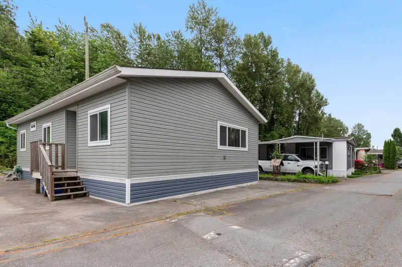 144 201 CAYER STREET - photo 2 of 26