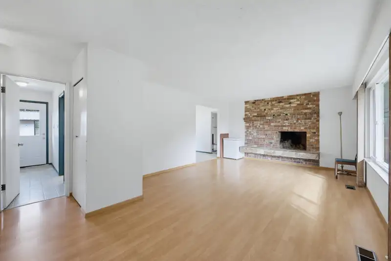 4985 246A STREET - photo 4 of 40