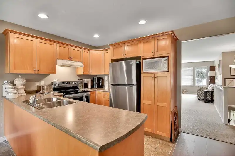 20301 OSPRING STREET - photo 3 of 40