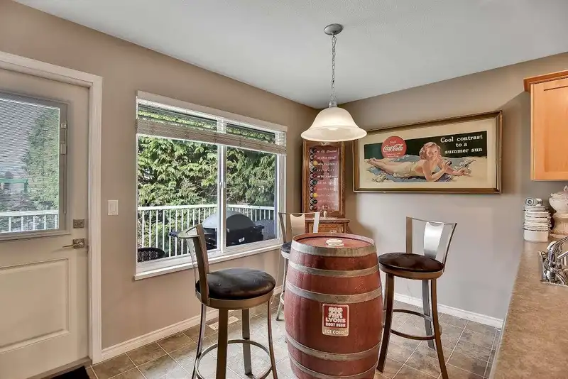 20301 OSPRING STREET - photo 4 of 40