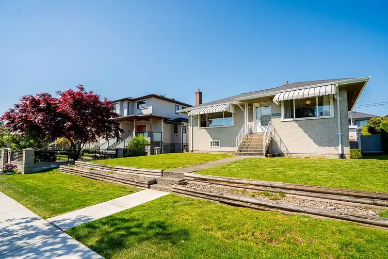 4533 VENABLES STREET - photo 2 of 33