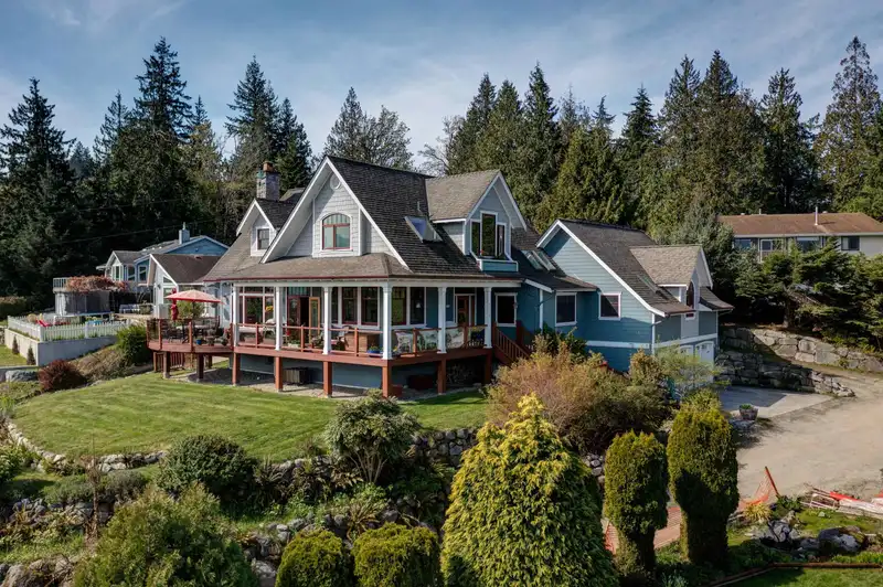 6373 N GALE AVENUE - photo 1 of 40