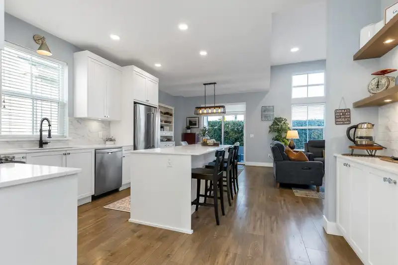 10 5528 148 STREET - photo 4 of 35