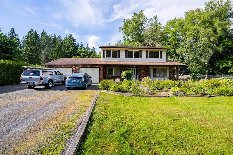 17895 96 AVENUE - photo 4 of 40