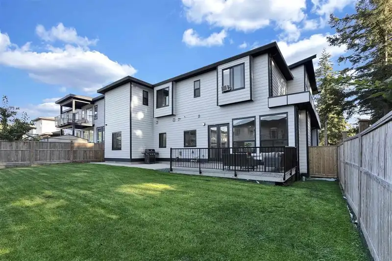 19691 32A AVENUE - photo 4 of 38
