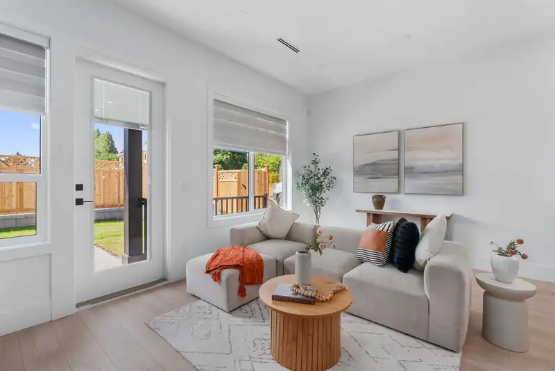 11478 92 AVENUE - photo 4 of 32