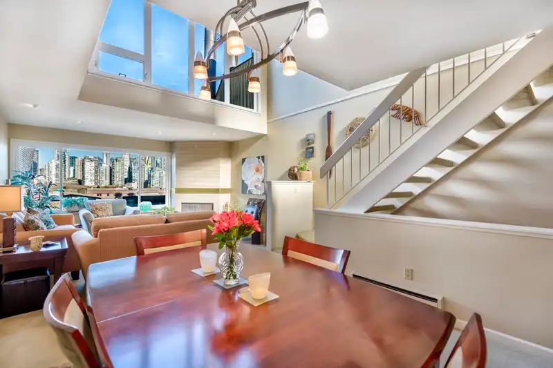 2266 ALDER STREET - photo 4 of 35