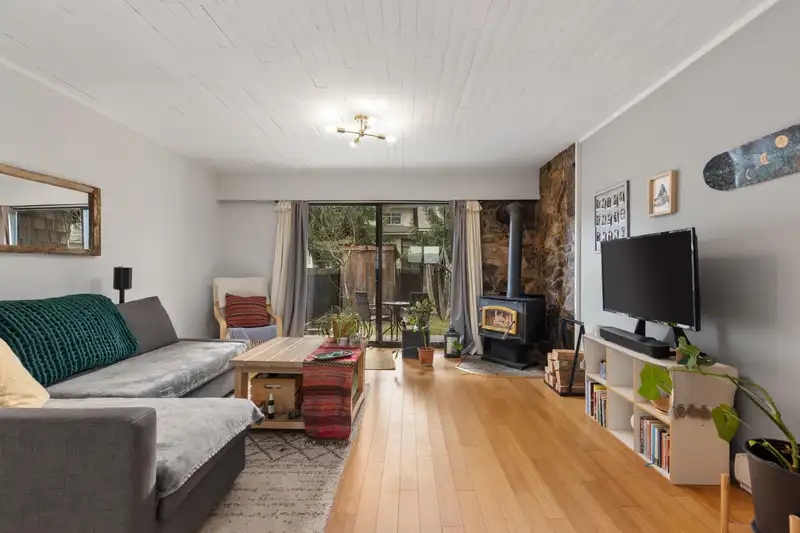 13 1470 LAUREL STREET - photo 3 of 34