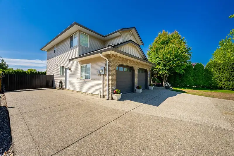 4633 222A STREET - photo 2 of 40