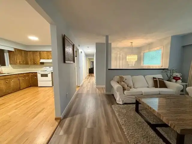 21036 36 AVENUE - photo 2 of 5